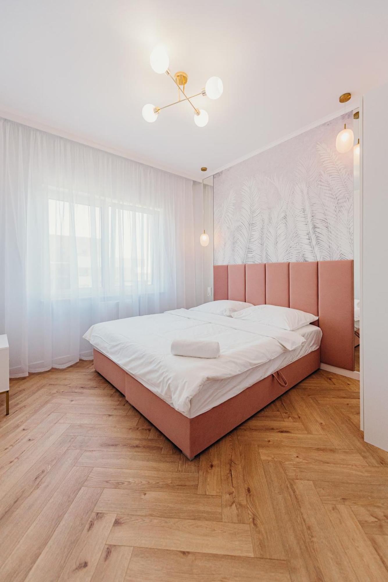 3 Bedrooms Premium Bella Rosa For 8 Guests With Ac And Underground Parking Rzeszów Esterno foto