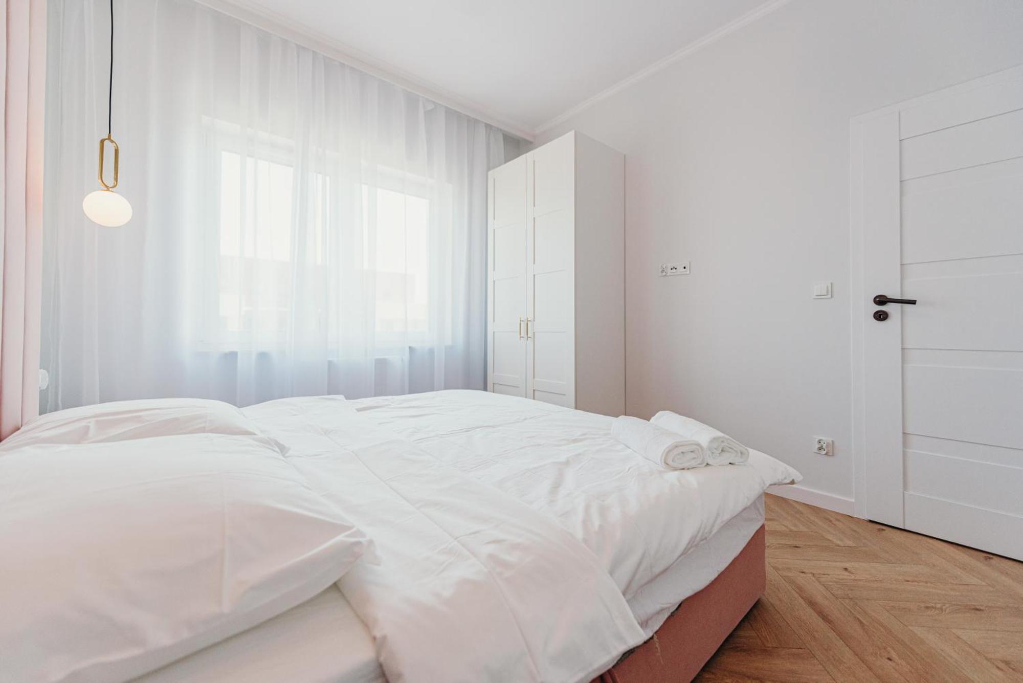 3 Bedrooms Premium Bella Rosa For 8 Guests With Ac And Underground Parking Rzeszów Esterno foto